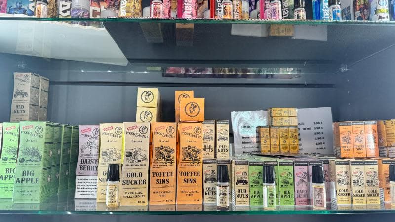 Image de cigarettes électroniques à l'alcôve du buraliste